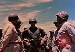 Immagine di Generali Geiger e del Valle Mobuni Okinawa isole Ryukyu, 1945, secondo 38 filmato di repertorio 65675052903