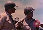 Immagine di Generali Geiger e del Valle Mobuni Okinawa isole Ryukyu, 1945, secondo 48 filmato di repertorio 65675052903