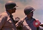 Immagine di Generali Geiger e del Valle Mobuni Okinawa isole Ryukyu, 1945, secondo 50 filmato di repertorio 65675052903