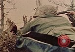 Standbild 5 Marine-Regiment-Schlacht auf Okinawa Okinawa-Ryukyu-Inseln, 1945, aus Sekunde 9 historischem Filmmaterial Videoclip 65675052917