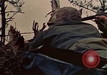 Standbild 5 Marine-Regiment-Schlacht auf Okinawa Okinawa-Ryukyu-Inseln, 1945, aus Sekunde 10 historischem Filmmaterial Videoclip 65675052917