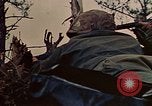 Standbild 5 Marine-Regiment-Schlacht auf Okinawa Okinawa-Ryukyu-Inseln, 1945, aus Sekunde 12 historischem Filmmaterial Videoclip 65675052917