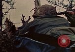 Standbild 5 Marine-Regiment-Schlacht auf Okinawa Okinawa-Ryukyu-Inseln, 1945, aus Sekunde 13 historischem Filmmaterial Videoclip 65675052917