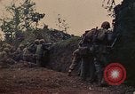Standbild 5 Marine-Regiment-Schlacht auf Okinawa Okinawa-Ryukyu-Inseln, 1945, aus Sekunde 17 historischem Filmmaterial Videoclip 65675052917