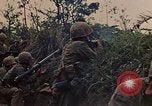 Standbild 5 Marine-Regiment-Schlacht auf Okinawa Okinawa-Ryukyu-Inseln, 1945, aus Sekunde 21 historischem Filmmaterial Videoclip 65675052917
