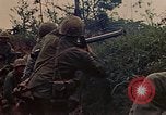 Standbild 5 Marine-Regiment-Schlacht auf Okinawa Okinawa-Ryukyu-Inseln, 1945, aus Sekunde 26 historischem Filmmaterial Videoclip 65675052917