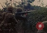 Standbild 5 Marine-Regiment-Schlacht auf Okinawa Okinawa-Ryukyu-Inseln, 1945, aus Sekunde 27 historischem Filmmaterial Videoclip 65675052917
