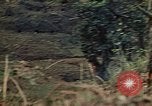 Standbild 5 Marine-Regiment-Schlacht auf Okinawa Okinawa-Ryukyu-Inseln, 1945, aus Sekunde 36 historischem Filmmaterial Videoclip 65675052917