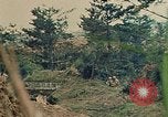 Standbild 5 Marine-Regiment-Schlacht auf Okinawa Okinawa-Ryukyu-Inseln, 1945, aus Sekunde 45 historischem Filmmaterial Videoclip 65675052917