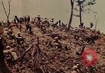 Standbild 5 Marine-Regiment-Schlacht auf Okinawa Okinawa-Ryukyu-Inseln, 1945, aus Sekunde 51 historischem Filmmaterial Videoclip 65675052917