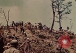Standbild 5 Marine-Regiment-Schlacht auf Okinawa Okinawa-Ryukyu-Inseln, 1945, aus Sekunde 58 historischem Filmmaterial Videoclip 65675052917