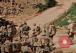 Image 5e Régiment de Marines Okinawa îles Ryukyu, 1945, de la seconde 15 séquences d'archives historiques vidéo 65675052919