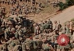 Image 5e Régiment de Marines Okinawa îles Ryukyu, 1945, de la seconde 17 séquences d'archives historiques vidéo 65675052919