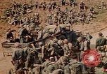 Image 5e Régiment de Marines Okinawa îles Ryukyu, 1945, de la seconde 24 séquences d'archives historiques vidéo 65675052919
