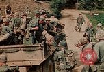 Image 5e Régiment de Marines Okinawa îles Ryukyu, 1945, de la seconde 27 séquences d'archives historiques vidéo 65675052919