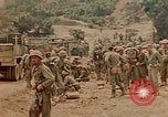 Image 5e Régiment de Marines Okinawa îles Ryukyu, 1945, de la seconde 48 séquences d'archives historiques vidéo 65675052919