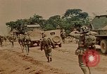 Image 5e Régiment de Marines Okinawa îles Ryukyu, 1945, de la seconde 55 séquences d'archives historiques vidéo 65675052919