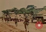 Image 5e Régiment de Marines Okinawa îles Ryukyu, 1945, de la seconde 57 séquences d'archives historiques vidéo 65675052919