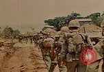Image 5e Régiment de Marines Okinawa îles Ryukyu, 1945, de la seconde 60 séquences d'archives historiques vidéo 65675052919