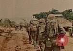 Image 5e Régiment de Marines Okinawa îles Ryukyu, 1945, de la seconde 62 séquences d'archives historiques vidéo 65675052919