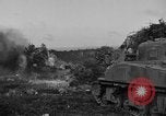 Image flamme réservoir jets Okinawa îles Ryukyu, 1945, de la seconde 30 séquences d'archives historiques vidéo 65675052925