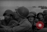Image les troupes des États-Unis îles Kerama Océan Pacifique, 1945, de la seconde 17 séquences d'archives historiques vidéo 65675052927