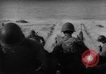 Image les troupes des États-Unis îles Kerama Océan Pacifique, 1945, de la seconde 32 séquences d'archives historiques vidéo 65675052927