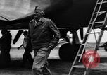 Standbild Marine General Alexander Vandegrift Okinawa Ryukyu Inseln, 1945, aus Sekunde 7 historischem Filmmaterial Videoclip 65675052937