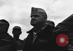 Standbild Marine General Alexander Vandegrift Okinawa Ryukyu Inseln, 1945, aus Sekunde 17 historischem Filmmaterial Videoclip 65675052937