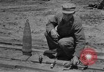 Standbild USA Ordnance Mann Okinawa Ryukyu Inseln, 1945, aus Sekunde 8 historischem Filmmaterial Videoclip 65675052939