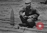 Standbild USA Ordnance Mann Okinawa Ryukyu Inseln, 1945, aus Sekunde 10 historischem Filmmaterial Videoclip 65675052939