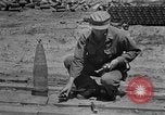Standbild USA Ordnance Mann Okinawa Ryukyu Inseln, 1945, aus Sekunde 15 historischem Filmmaterial Videoclip 65675052939