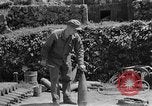 Standbild USA Ordnance Mann Okinawa Ryukyu Inseln, 1945, aus Sekunde 22 historischem Filmmaterial Videoclip 65675052939