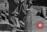 Standbild USA Ordnance Mann Okinawa Ryukyu Inseln, 1945, aus Sekunde 23 historischem Filmmaterial Videoclip 65675052939