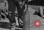 Standbild USA Ordnance Mann Okinawa Ryukyu Inseln, 1945, aus Sekunde 25 historischem Filmmaterial Videoclip 65675052939