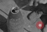 Standbild USA Ordnance Mann Okinawa Ryukyu Inseln, 1945, aus Sekunde 61 historischem Filmmaterial Videoclip 65675052939