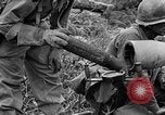 Standbild Vereinigten Staaten Truppen Okinawa Ryukyu Inseln, 1945, aus Sekunde 25 historischem Filmmaterial Videoclip 65675052940