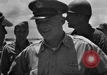 Standbild Allgemeine C Richardson Okinawa Ryukyu Inseln, 1945, aus Sekunde 30 historischem Filmmaterial Videoclip 65675052941