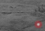 Standbild 306 Infanterie Division 77 Okinawa Ryukyu Inseln, 1945, aus Sekunde 25 historischem Filmmaterial Videoclip 65675052945
