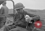 Standbild 306 Infanterie Division 77 Okinawa Ryukyu Inseln, 1945, aus Sekunde 49 historischem Filmmaterial Videoclip 65675052945