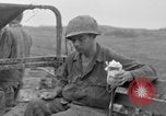 Standbild 306 Infanterie Division 77 Okinawa Ryukyu Inseln, 1945, aus Sekunde 50 historischem Filmmaterial Videoclip 65675052945