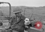 Standbild 306 Infanterie Division 77 Okinawa Ryukyu Inseln, 1945, aus Sekunde 52 historischem Filmmaterial Videoclip 65675052945