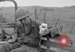 Standbild 306 Infanterie Division 77 Okinawa Ryukyu Inseln, 1945, aus Sekunde 53 historischem Filmmaterial Videoclip 65675052945