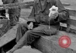 Standbild 306 Infanterie Division 77 Okinawa Ryukyu Inseln, 1945, aus Sekunde 57 historischem Filmmaterial Videoclip 65675052945