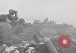 Standbild 306 Infanterie Division 77 Okinawa Ryukyu Inseln, 1945, aus Sekunde 40 historischem Filmmaterial Videoclip 65675052947