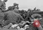 Standbild 306 Infanterie Division 77 Okinawa Ryukyu Inseln, 1945, aus Sekunde 48 historischem Filmmaterial Videoclip 65675052947