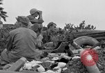 Standbild 306 Infanterie Division 77 Okinawa Ryukyu Inseln, 1945, aus Sekunde 56 historischem Filmmaterial Videoclip 65675052947