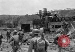 Standbild 305th Infantry Division 77 Yuza Okinawa Ryukyu Inseln, 1945, aus Sekunde 10 historischem Filmmaterial Videoclip 65675052954