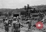 Standbild 305th Infantry Division 77 Yuza Okinawa Ryukyu Inseln, 1945, aus Sekunde 11 historischem Filmmaterial Videoclip 65675052954