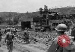 Standbild 305th Infantry Division 77 Yuza Okinawa Ryukyu Inseln, 1945, aus Sekunde 14 historischem Filmmaterial Videoclip 65675052954